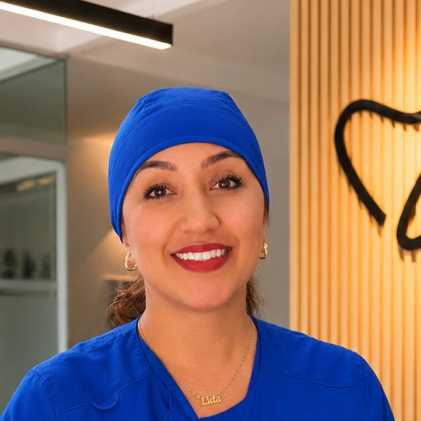 Retrato de la Dra. Jennifer Cáceres
